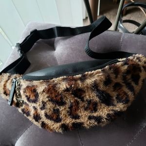 Guess fanny pack waist bag
